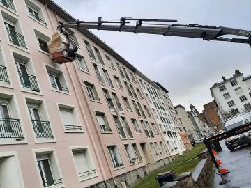 Début de chantier sur Brest !!
- Livraison des matériaux
- casse de cloisons 
À venir : 
- fenêtres à remplacer 
- Plafond et Doublage acoustique entre...