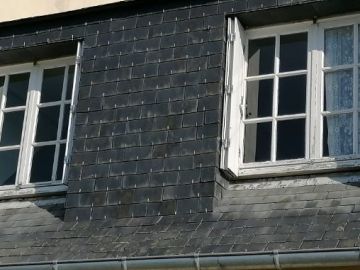 Remplacement de vitrage sur fenêtres bois,  
Avant simple vitrage avec petit bois ,puis remplacement avec double vitrage sans petit bois.