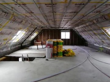 Début de chantier sur l'île Molène, 
Isolation/ferraillage en cours de réalisation