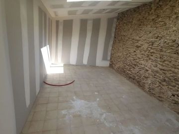 Très belle rénovation complète pour l'entreprise, 
- pose de fenêtres 
- isolation/ plaques de plâtre 
- portes intérieures 
- à venir prochainement :...